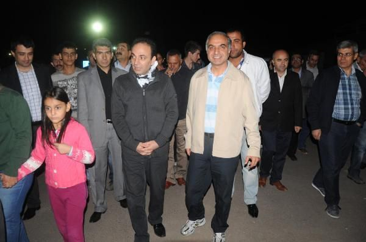 "Ateş Düştüğü Yeri Yakıyor"