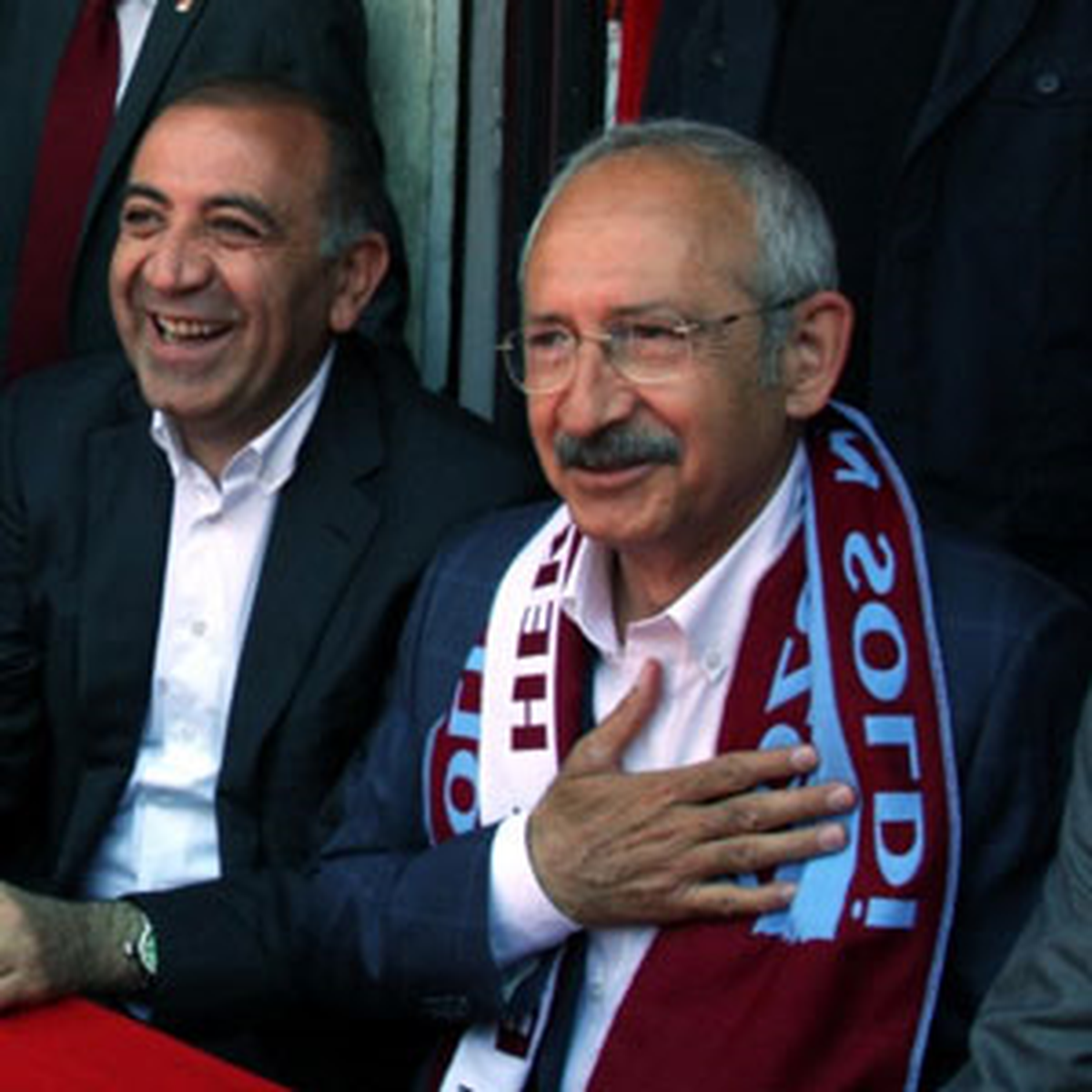 Kılıçdaroğlu\'na Fenerbahçe Kaşkolu Tepkisi