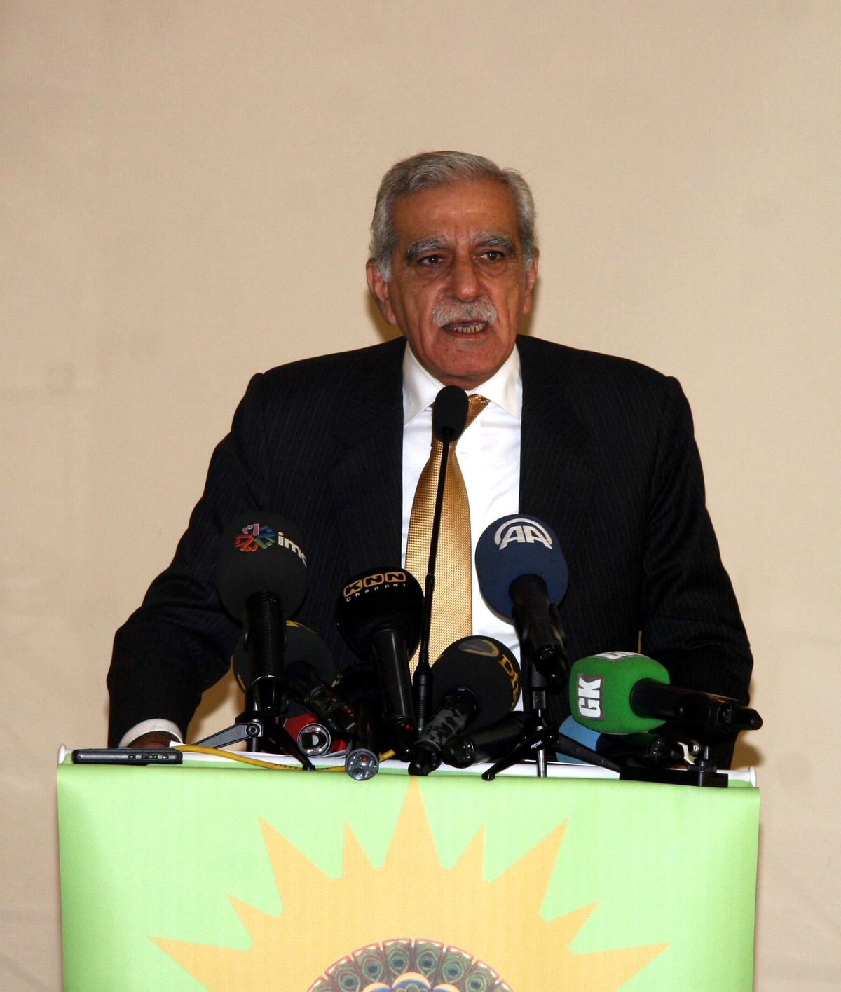 Diyarbakır\'da Ezidi Konferansı Düzenlendi