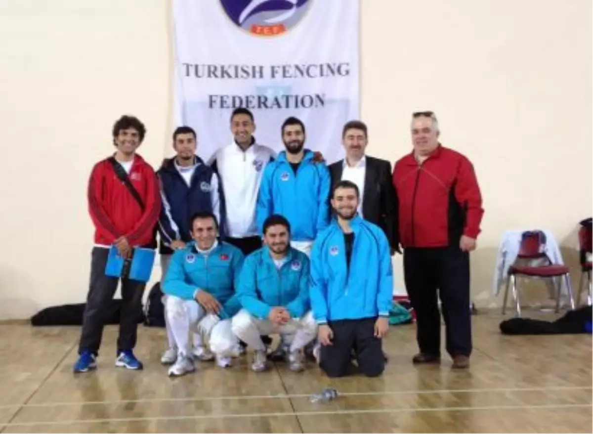 Eskrim Sporcusu Cansu İnal Türkiye İkincisi