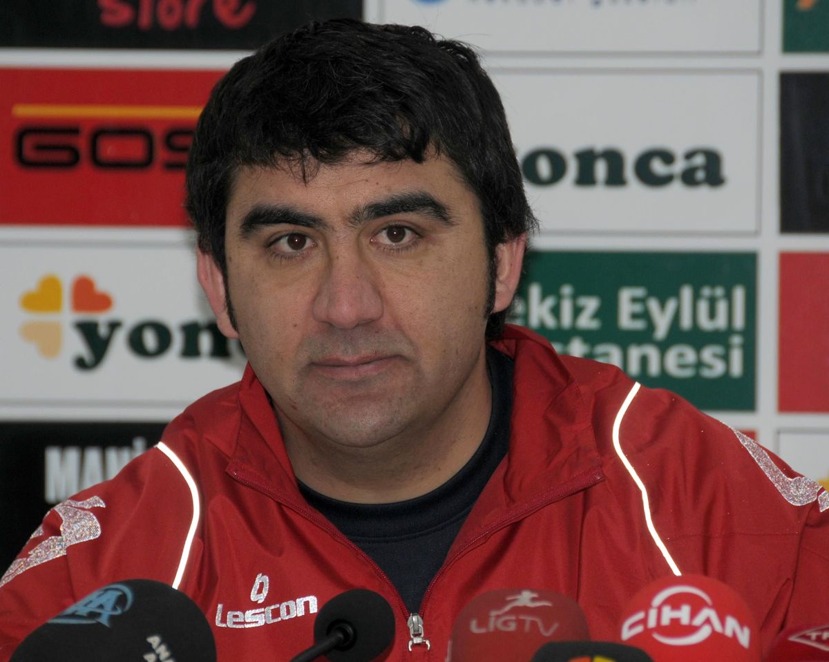 Göztepe Ümit Özat\'la Anlaşamadı