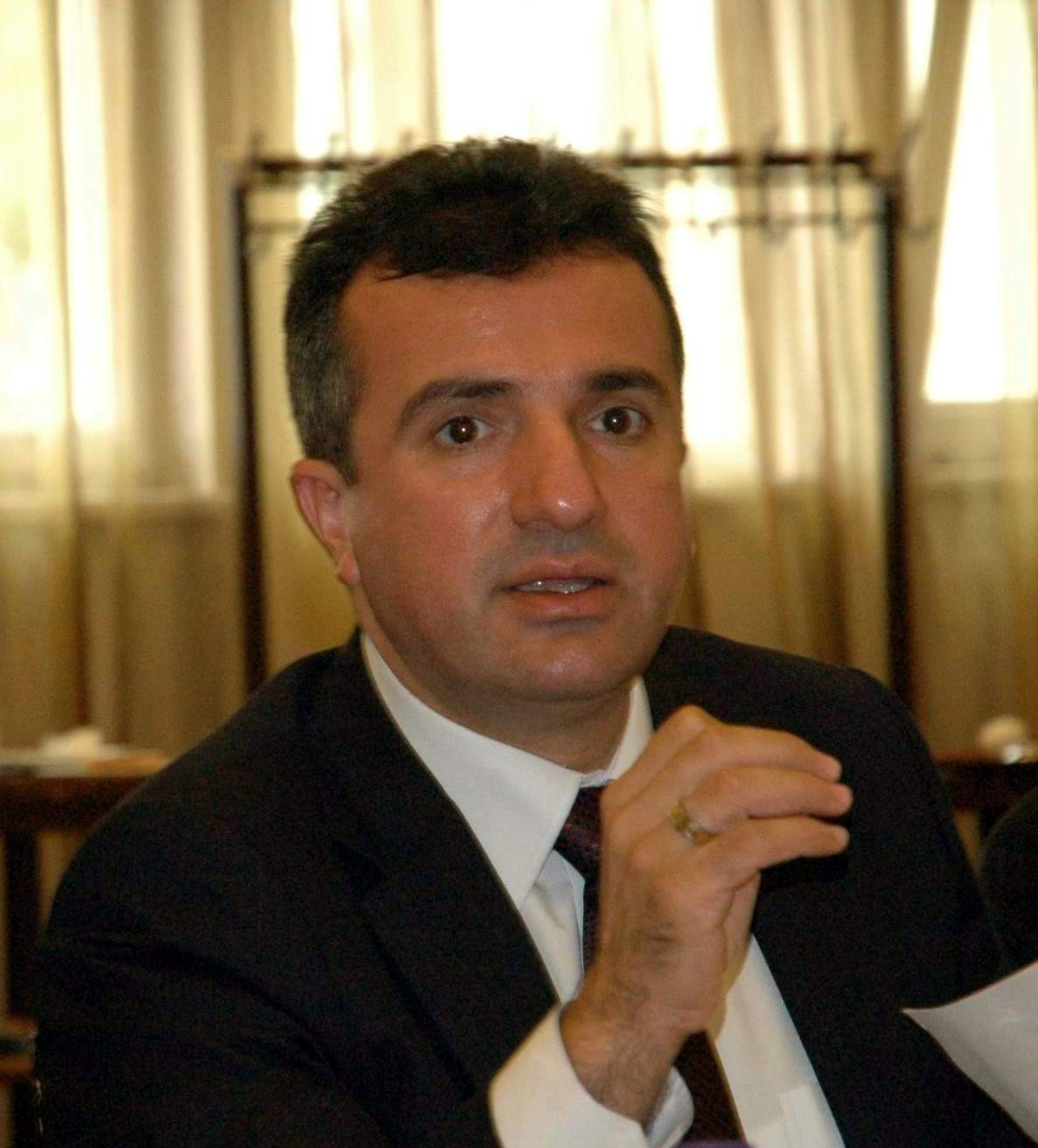 Hastaneleri Genel Sekreterler Yönetecek