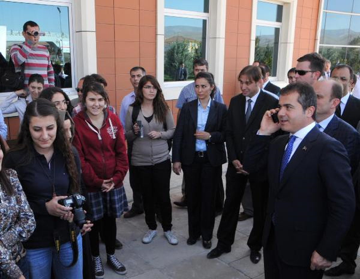 İki Bakan Konya\'da Stadyum Temeli Attı (3)