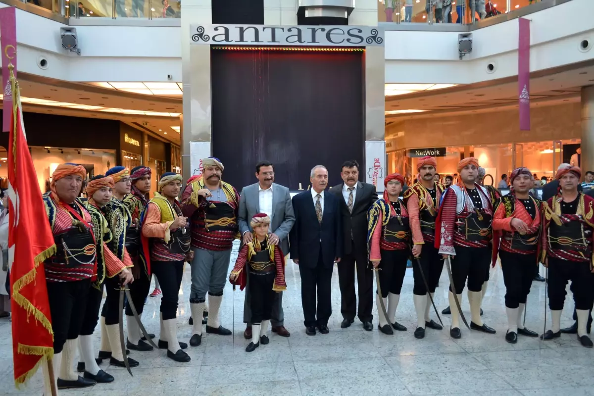 Başkan Ak 'Eski Ankara Fotoğraf Sergisi'nin Açılışını Yaptı