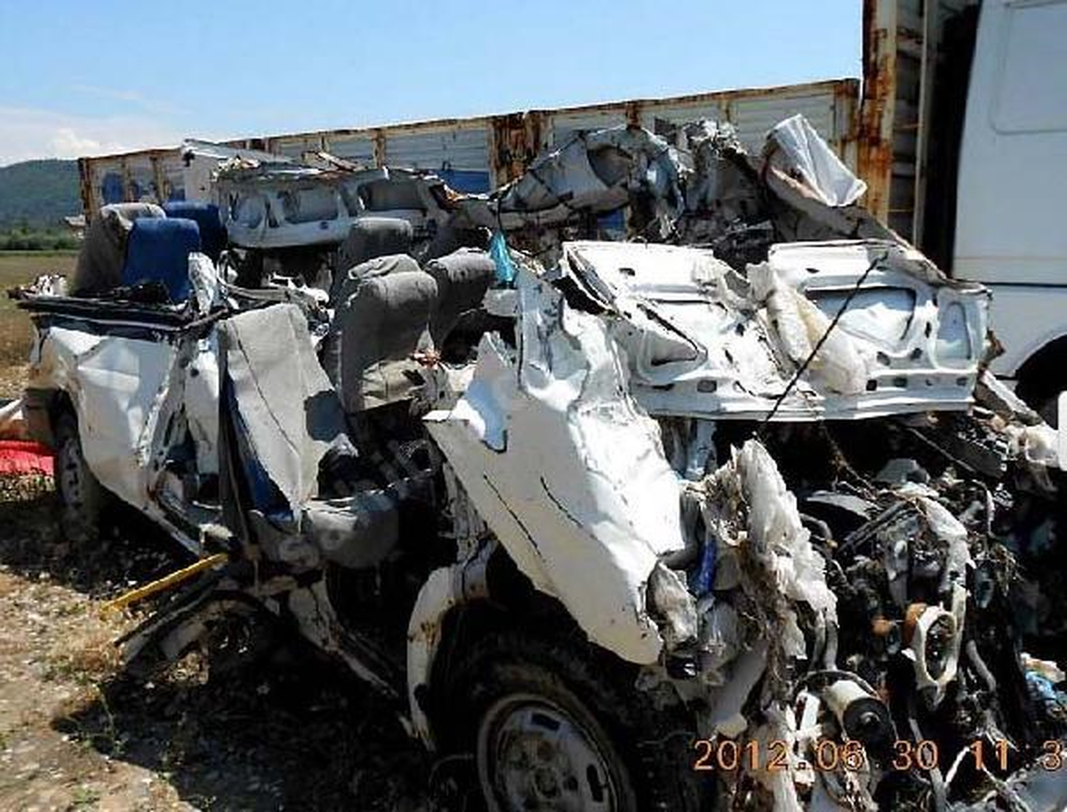 Köprü Faciasında 11 Kişiye Mezar Olan Minibüs Satılıyor