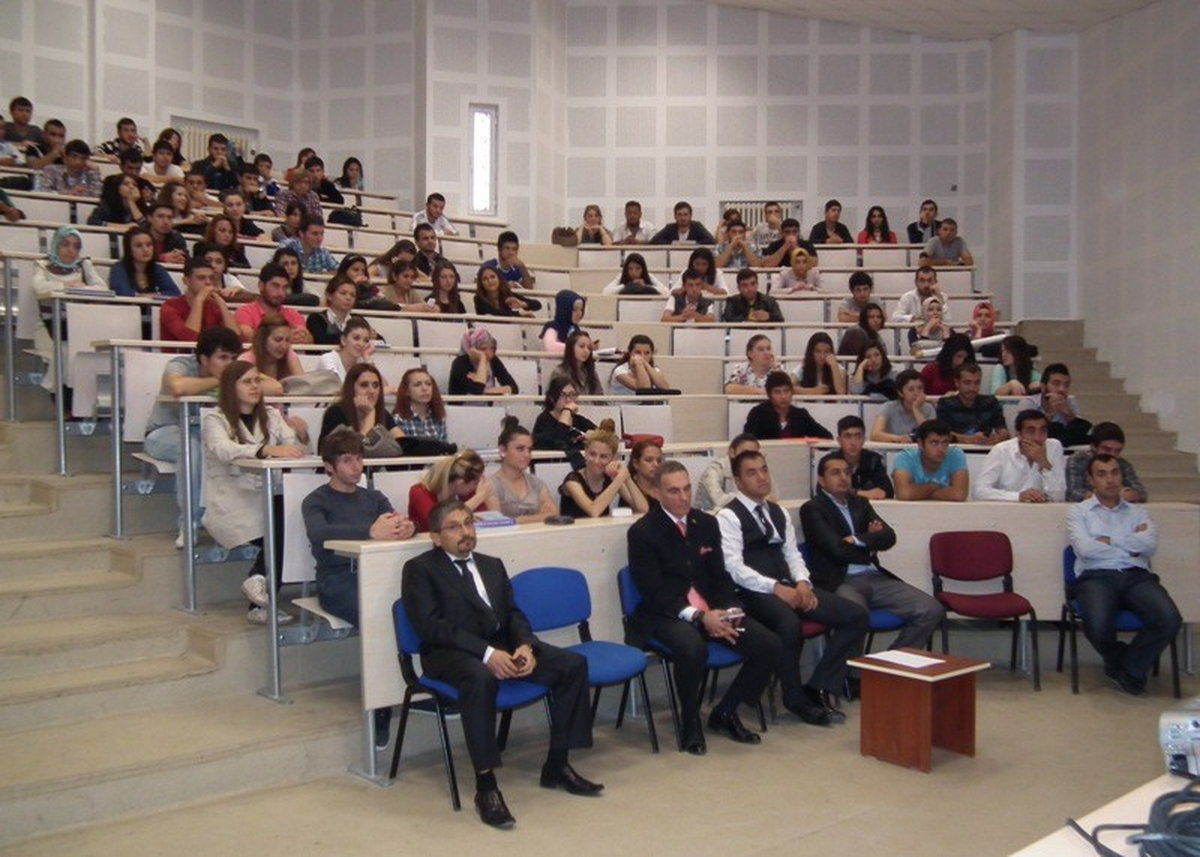 Kütahya Zafer Gazetesi\'nden "Sosyal Sorumluluk" Semineri