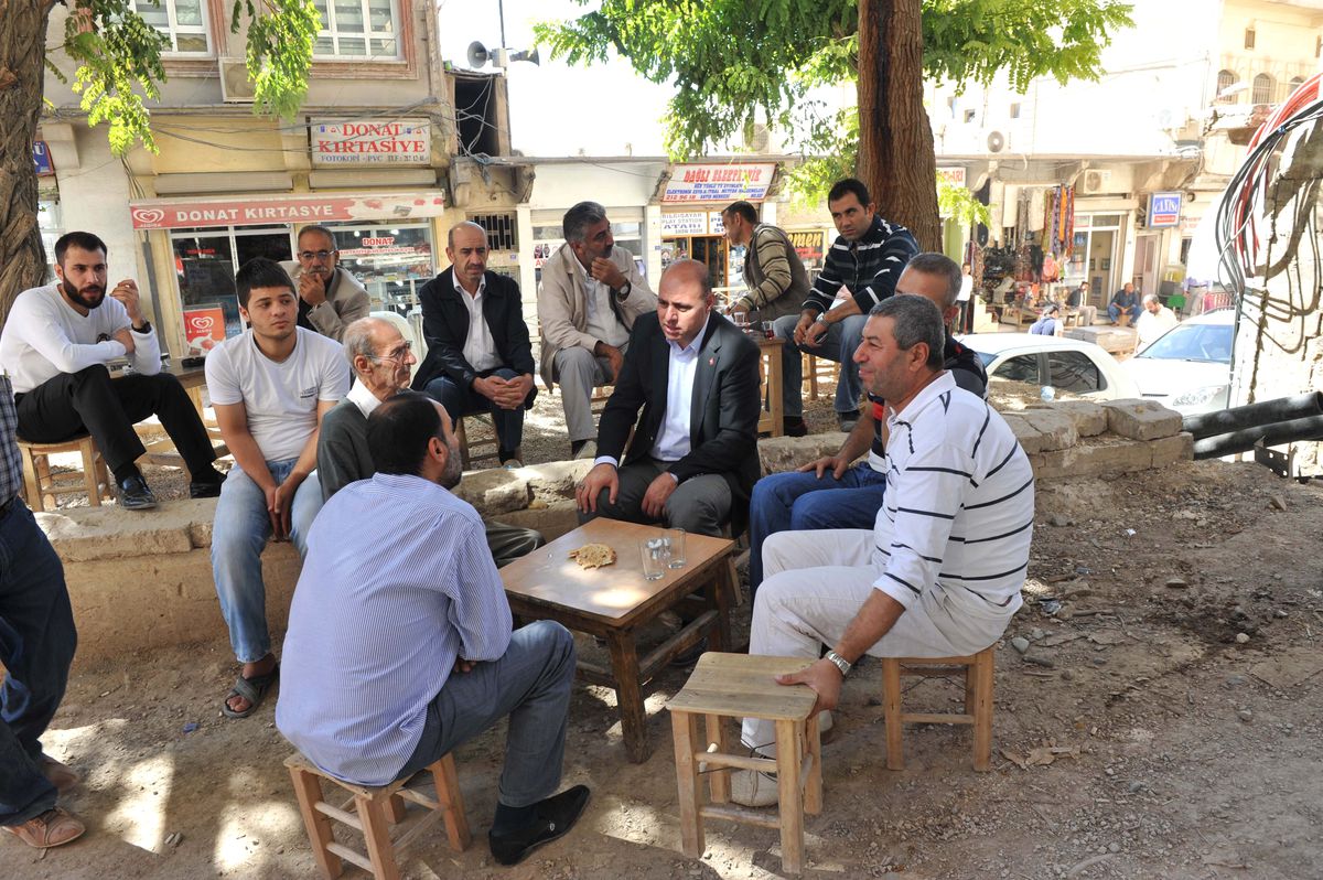 Mardin Belediye Başkanı Birinci Cadde Esnafını Ziyaret Etti