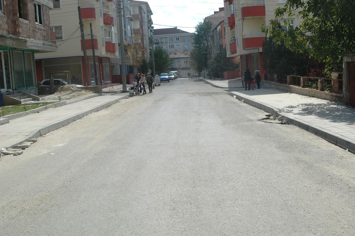 Mavili Bahçede Kaldırımlar Tamamlanıyor