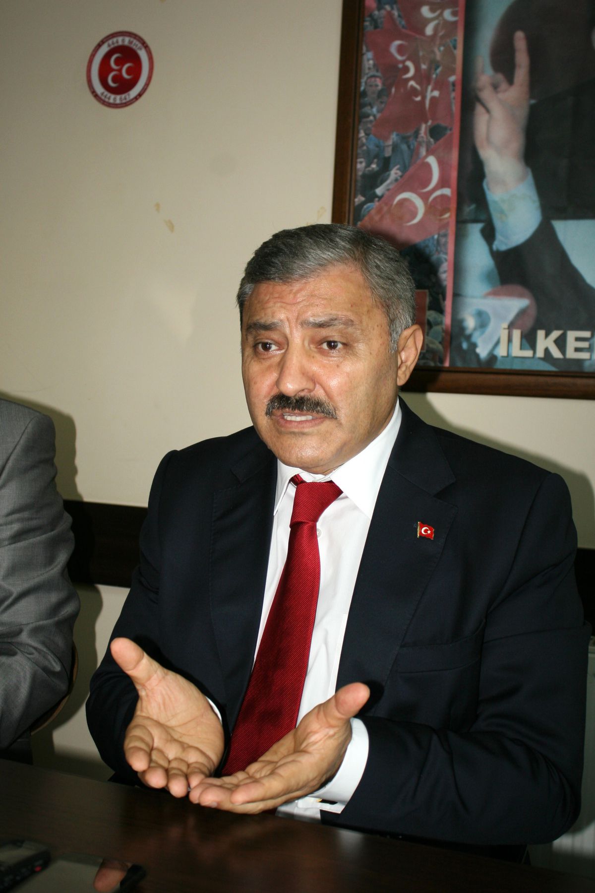 MHP Genel Başkan Adayı Çakar, Bahçeli\'den Oy İstedi