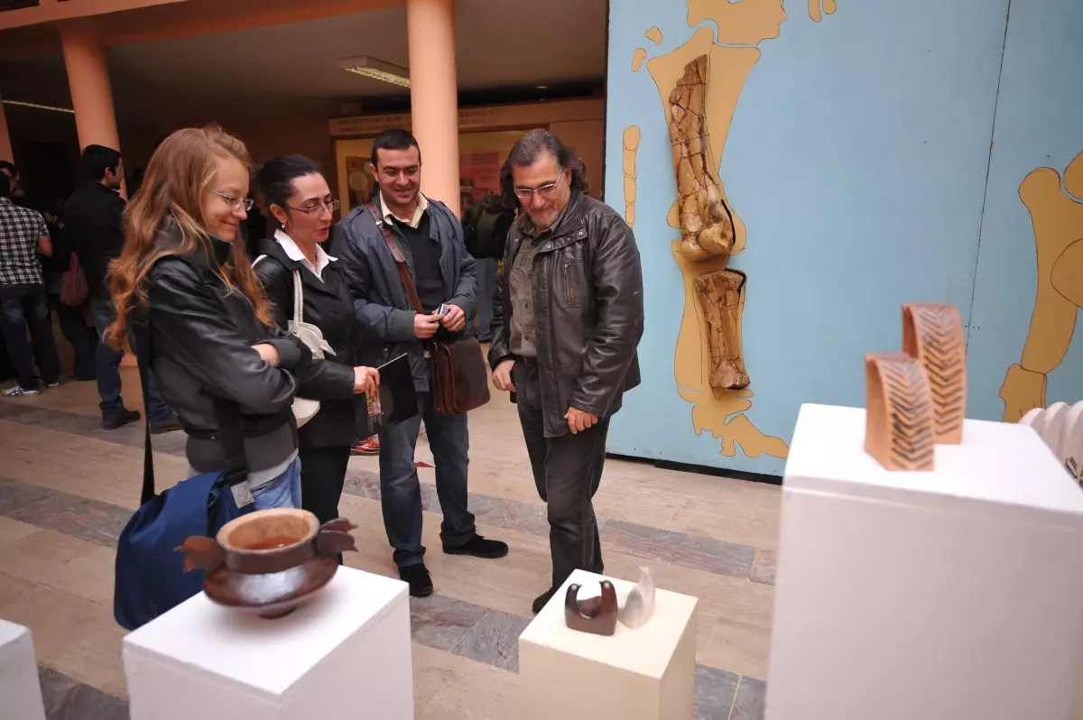 Nevin Ayduslu 'Karaz ve Kuşlar' Seramik Sergisi