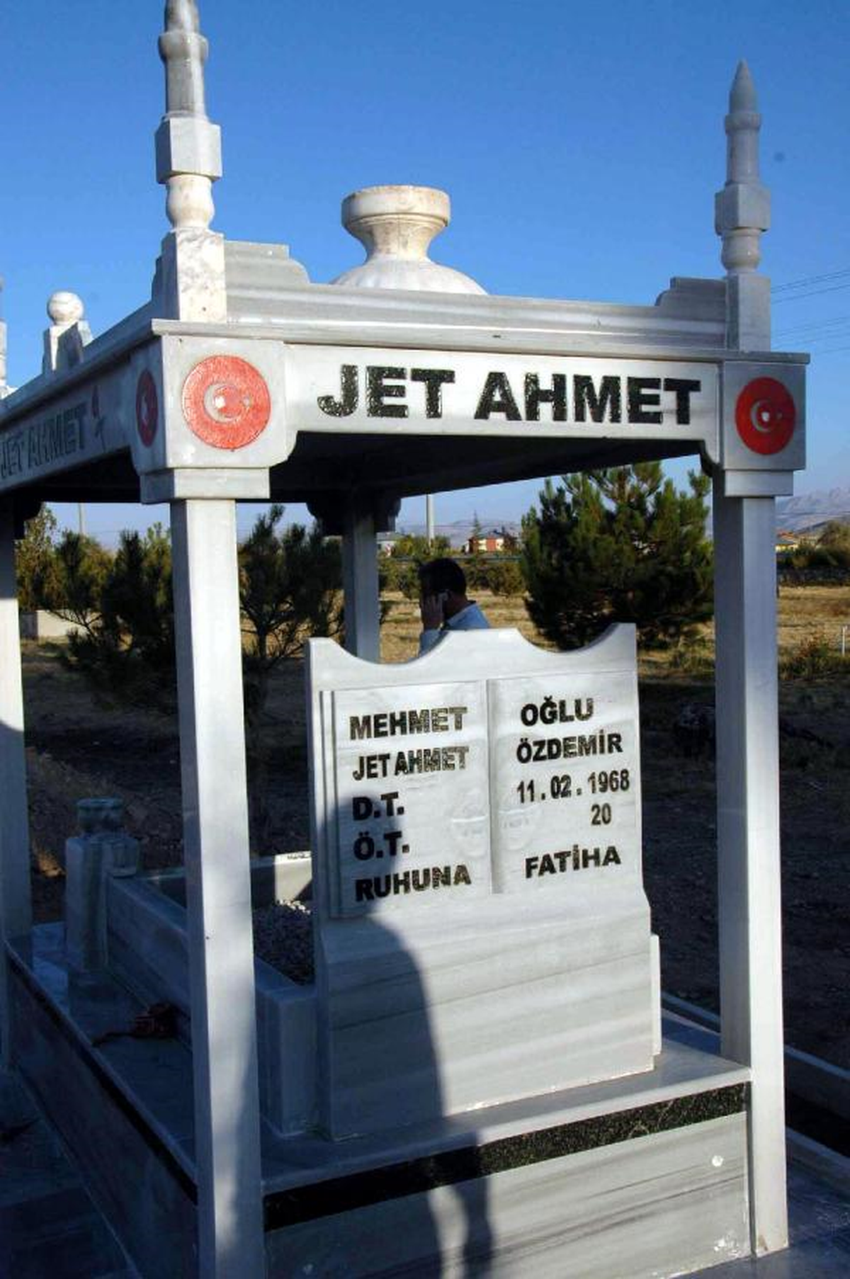 Ölmeden Mezarını Yaptırdı