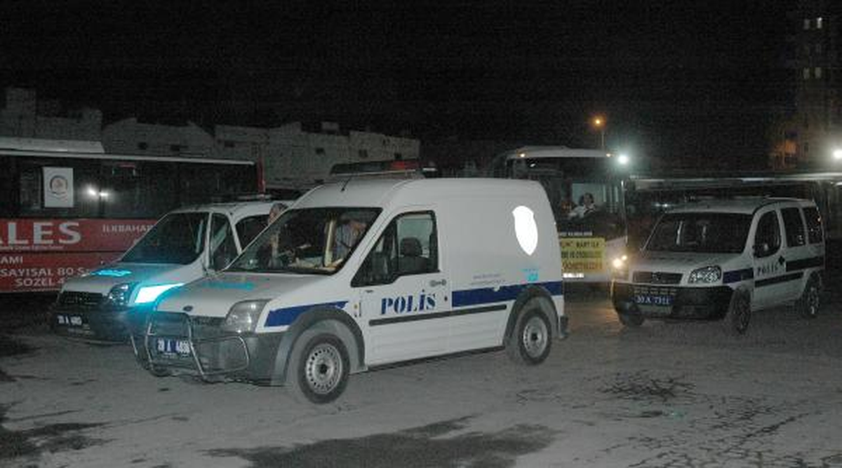Otobüse Molotofkokteyli Atıldı