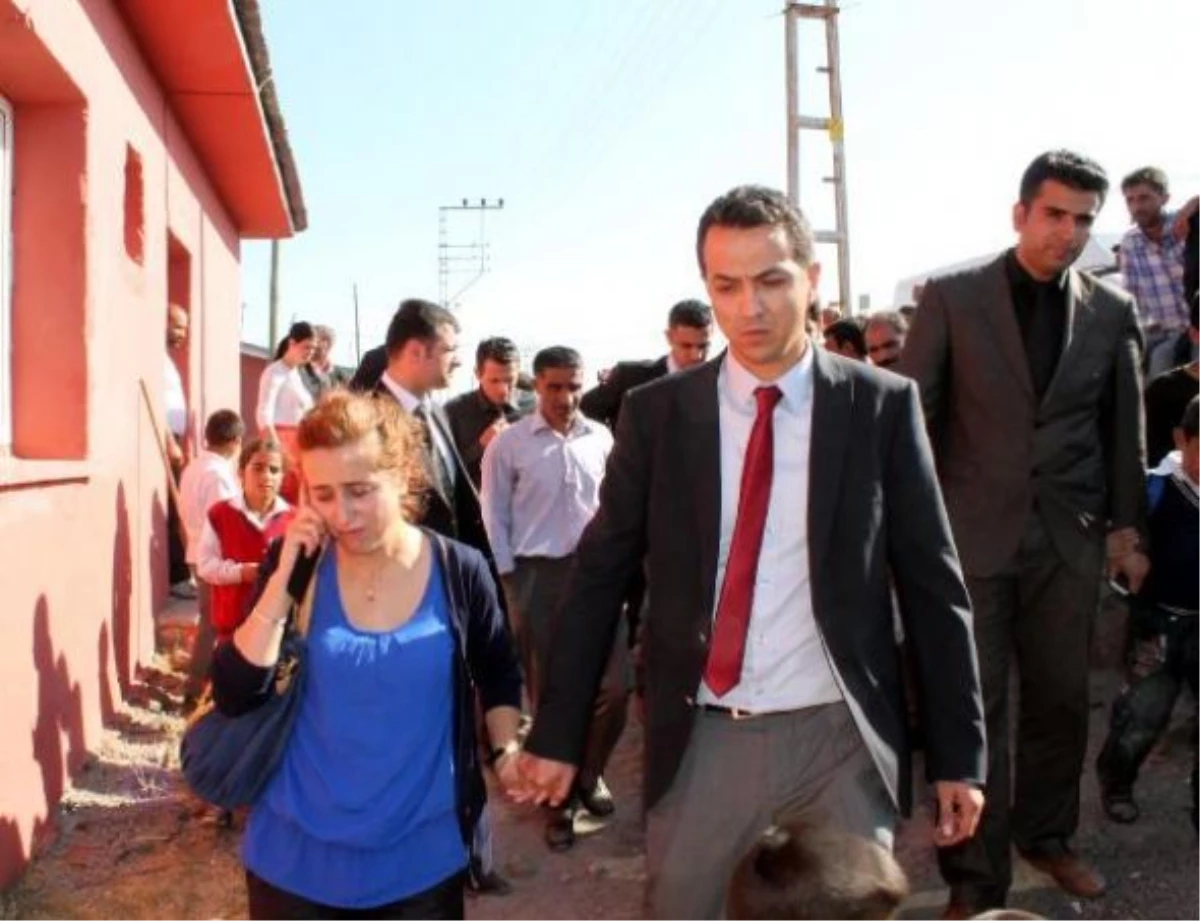 PKK\'lılar, Okul Basıp Kaçırdığı 6 Öğretmeni 1 Saat Sonra Bıraktı (2)