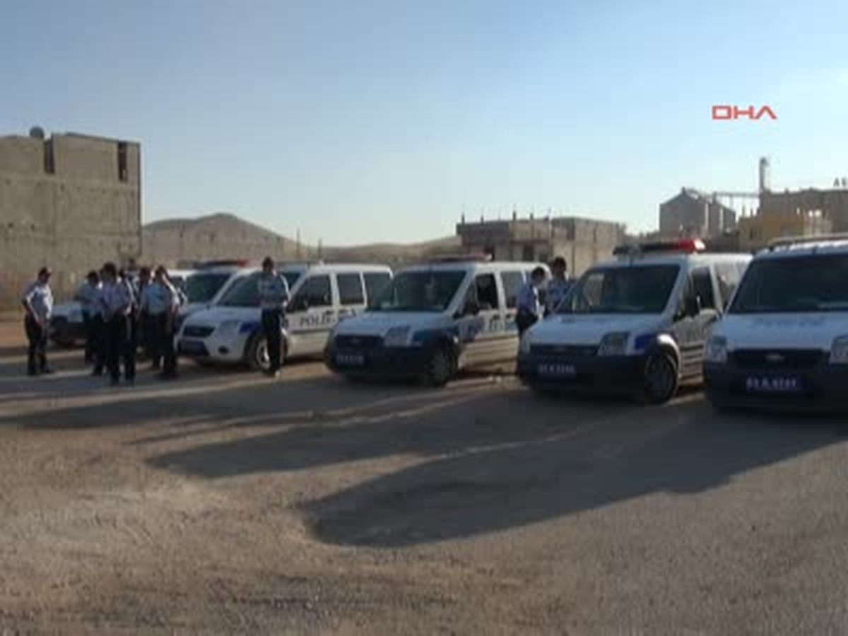 Polis Suriyeliler\'in Sayımını Yapıyor