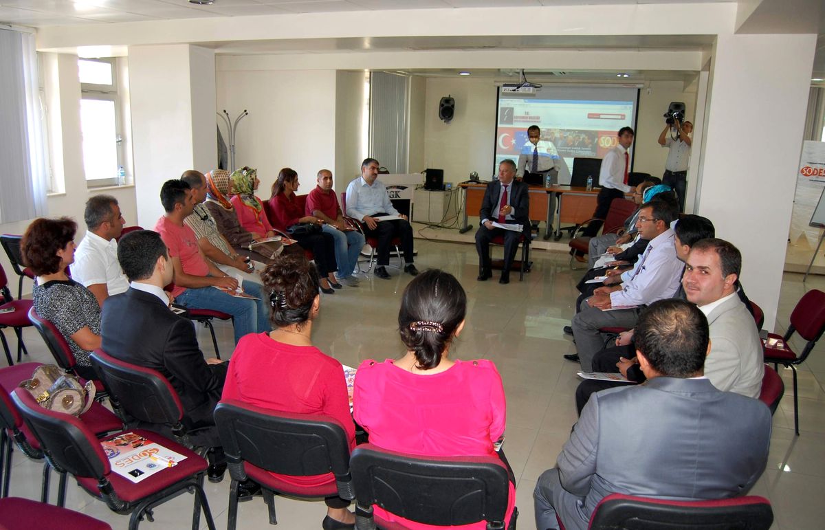 Proje Ekibine "Proje Döngüsü" Eğitimi