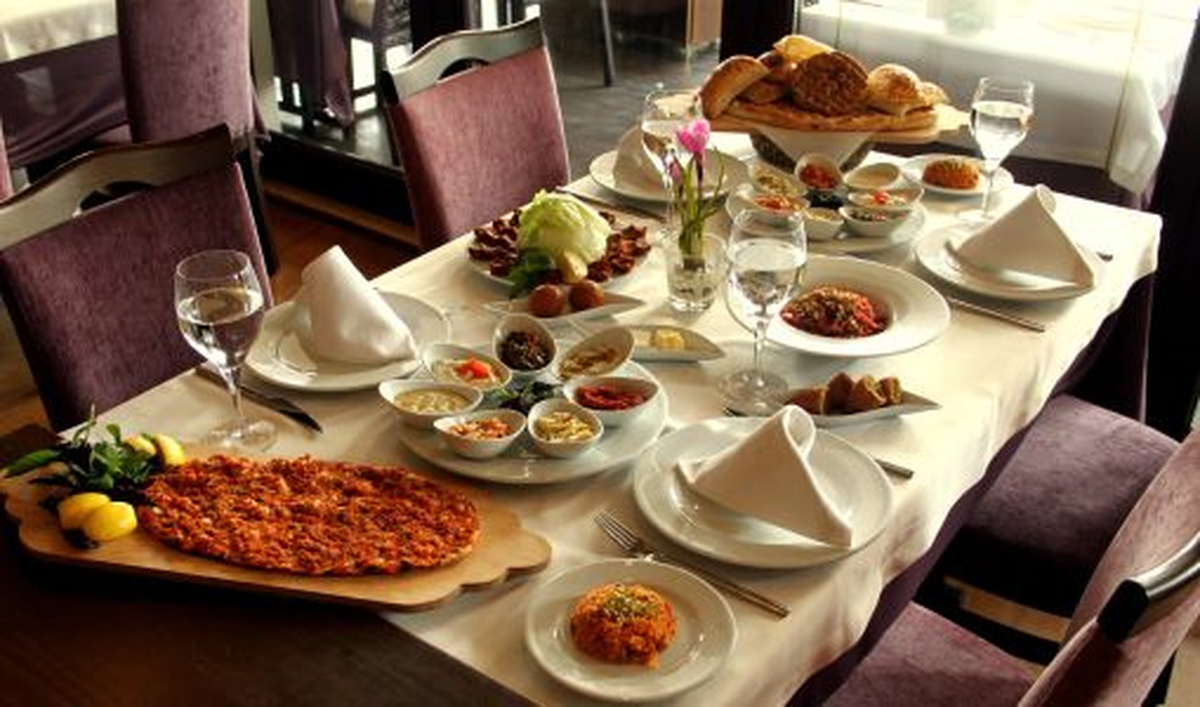 Rihan\'da Sofralar da Cüzdanlar da Bayram Edecek