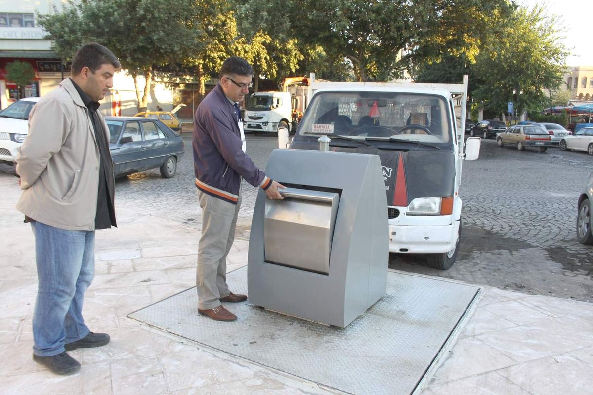 Şanlıurfa\'da Yer Altı Çöp Konteynırları Uygulaması