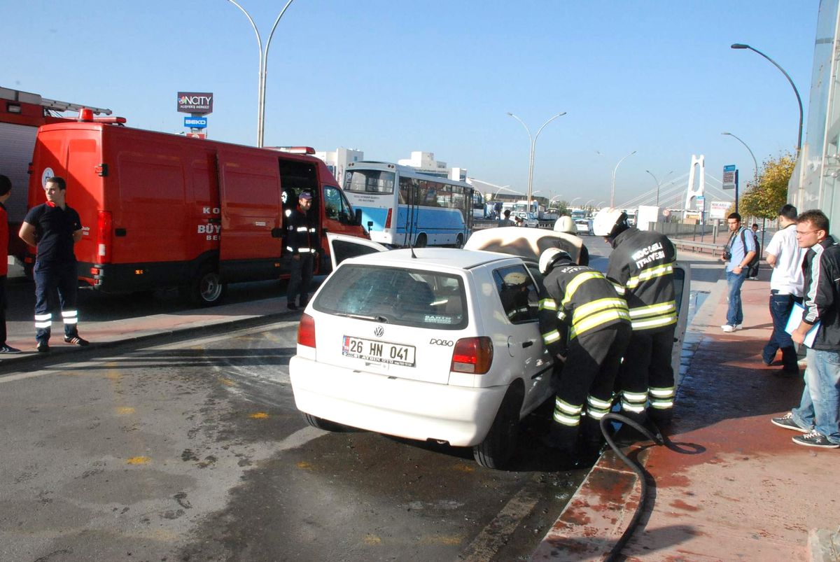 Seyir Halindeki Otomobilde Yangın Çıktı