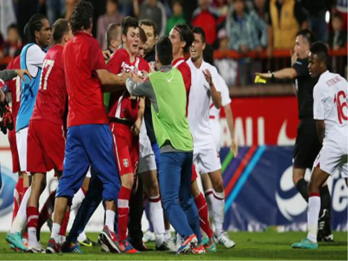 Sırbistan-İngiltere Maçında Çıkan Olaylar