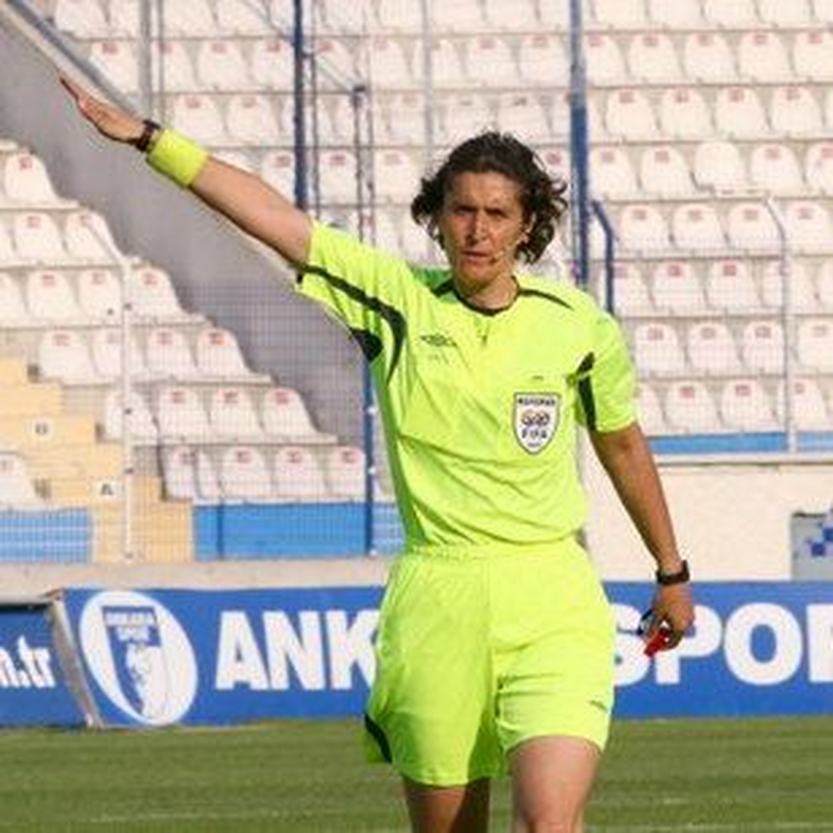 UEFA\'dan Dilan Deniz Gökçek ve Kadriye Gökçek\'e Görev