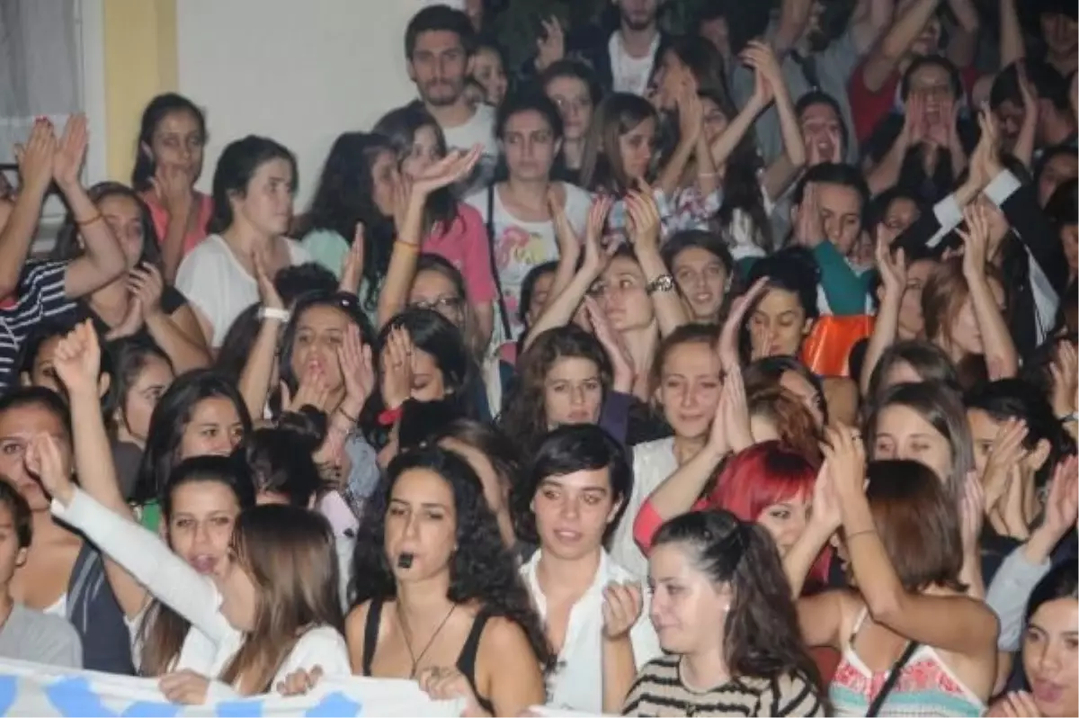 Üniversite Yurdunda Yemek ve Eşit Hak Eylemi