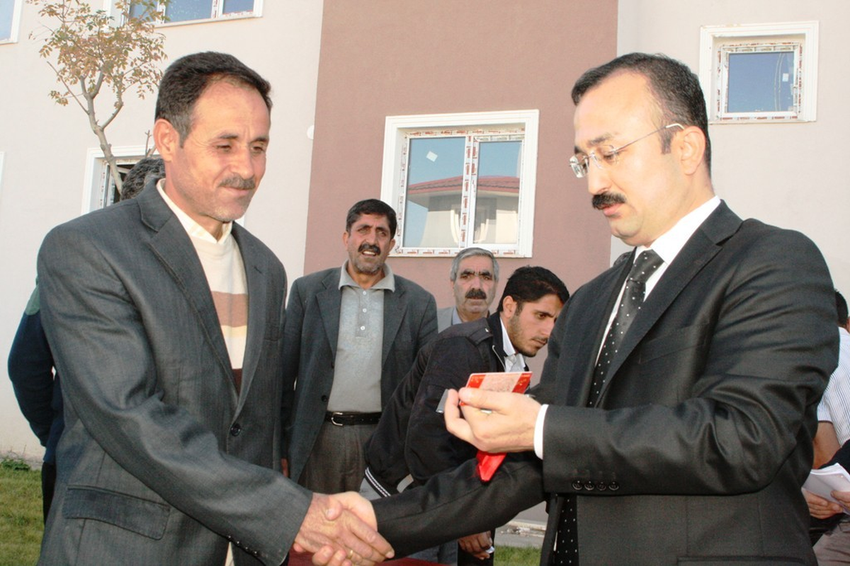 Yardıma Muhtaç Ailelerin Konut Sevinci