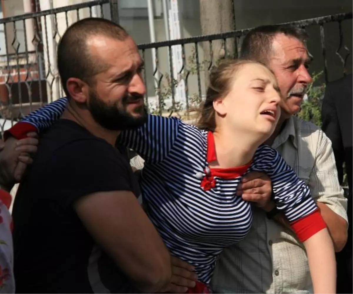 16 Yaşındaki Melike, Hastane Yolunda Annesinin Kucağında Öldü
