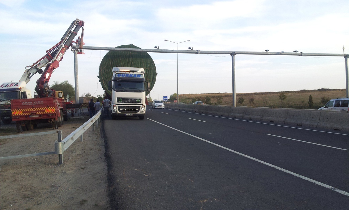 Reaktörlerin Geçişi İçin MOBESE Sistemi Söküldü