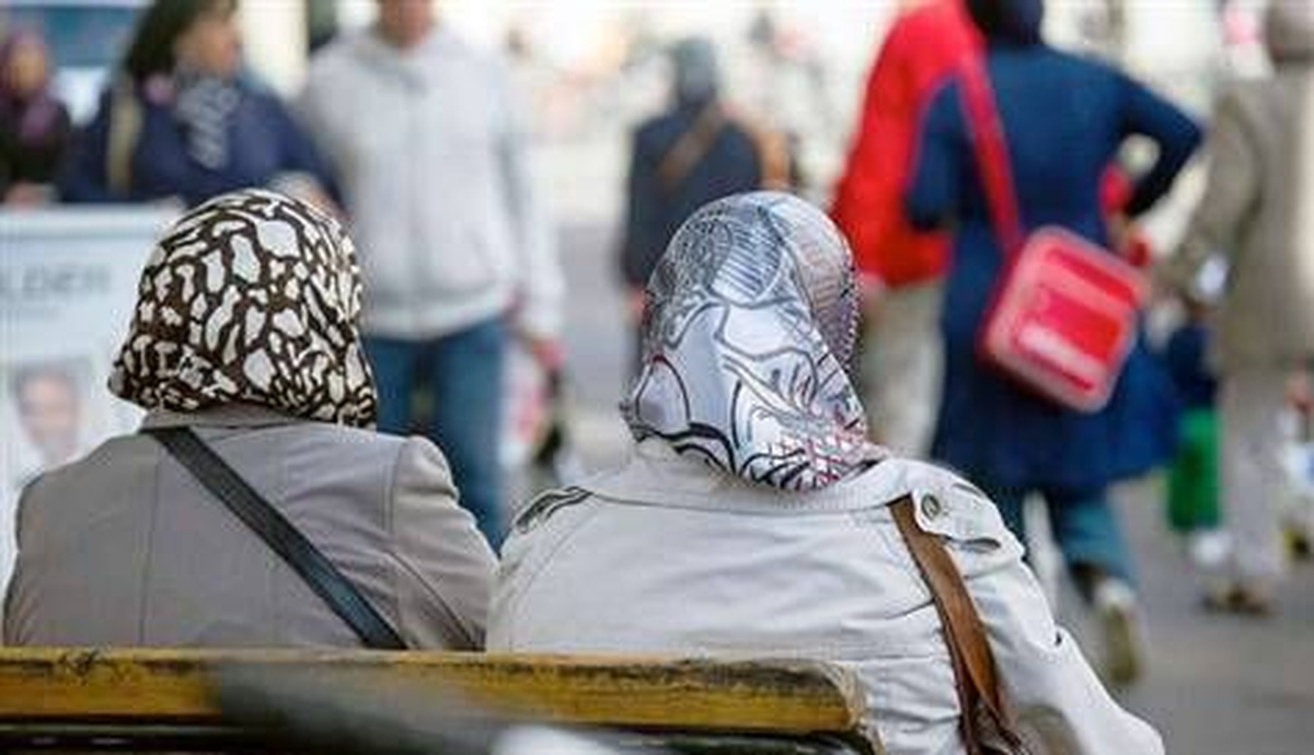 Almanya\'da Başörtüsü Yasağı Yasalara Aykırı Bulundu
