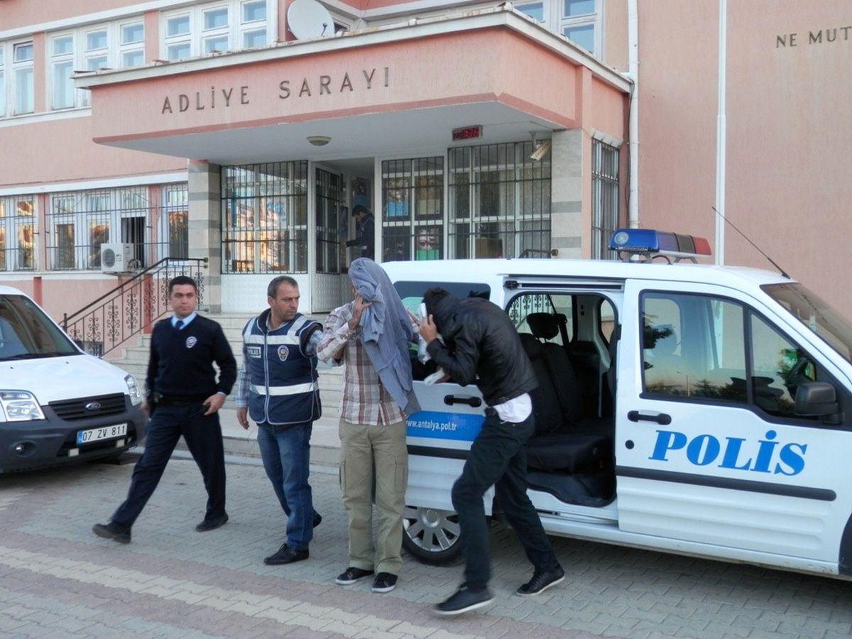 Antalya\'da Uyuşturucu Operasyonu