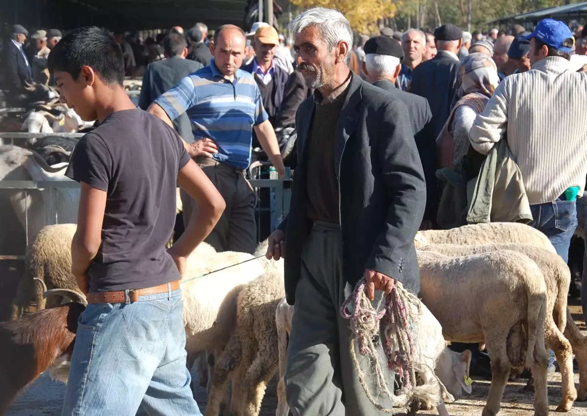 Simav Belediyesi'nden 'Üretene de, Satana da Destek'