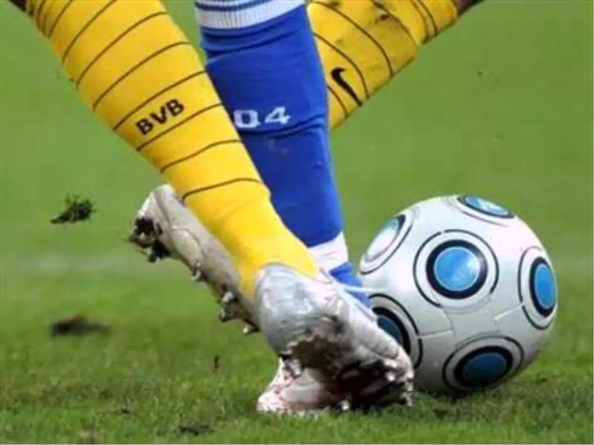 Borussia Dortmundlu Mario Götze, Ruhr Derbisinde Schalke 04\'e Karşı Forma Giyemeyecek