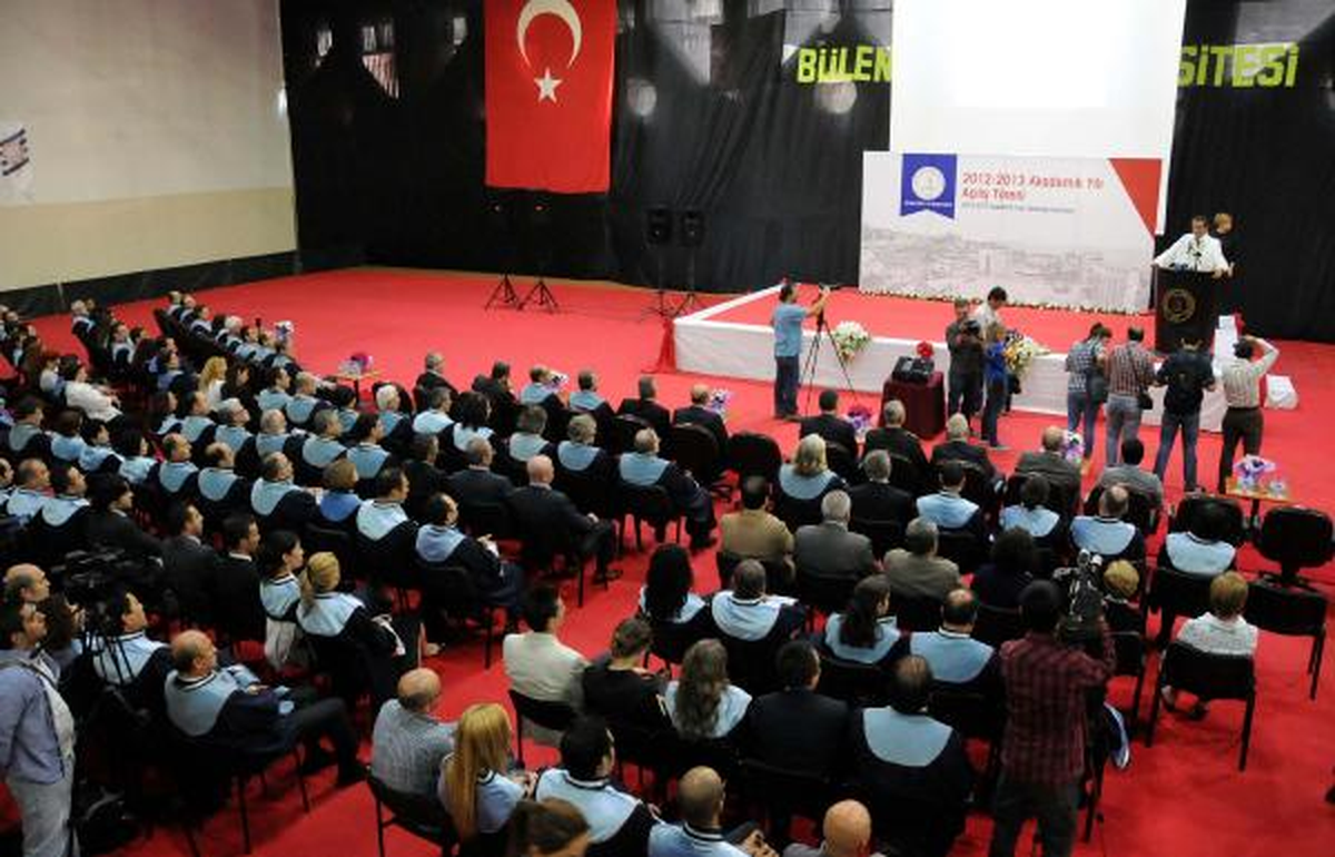 Bülent Ecevit Üniversitesi Akademik Yılı Törenle Açıldı
