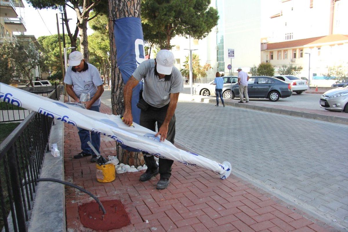 Burhaniye\'de Uğur Mumcu Bulvarı Işıl Işıl Oldu