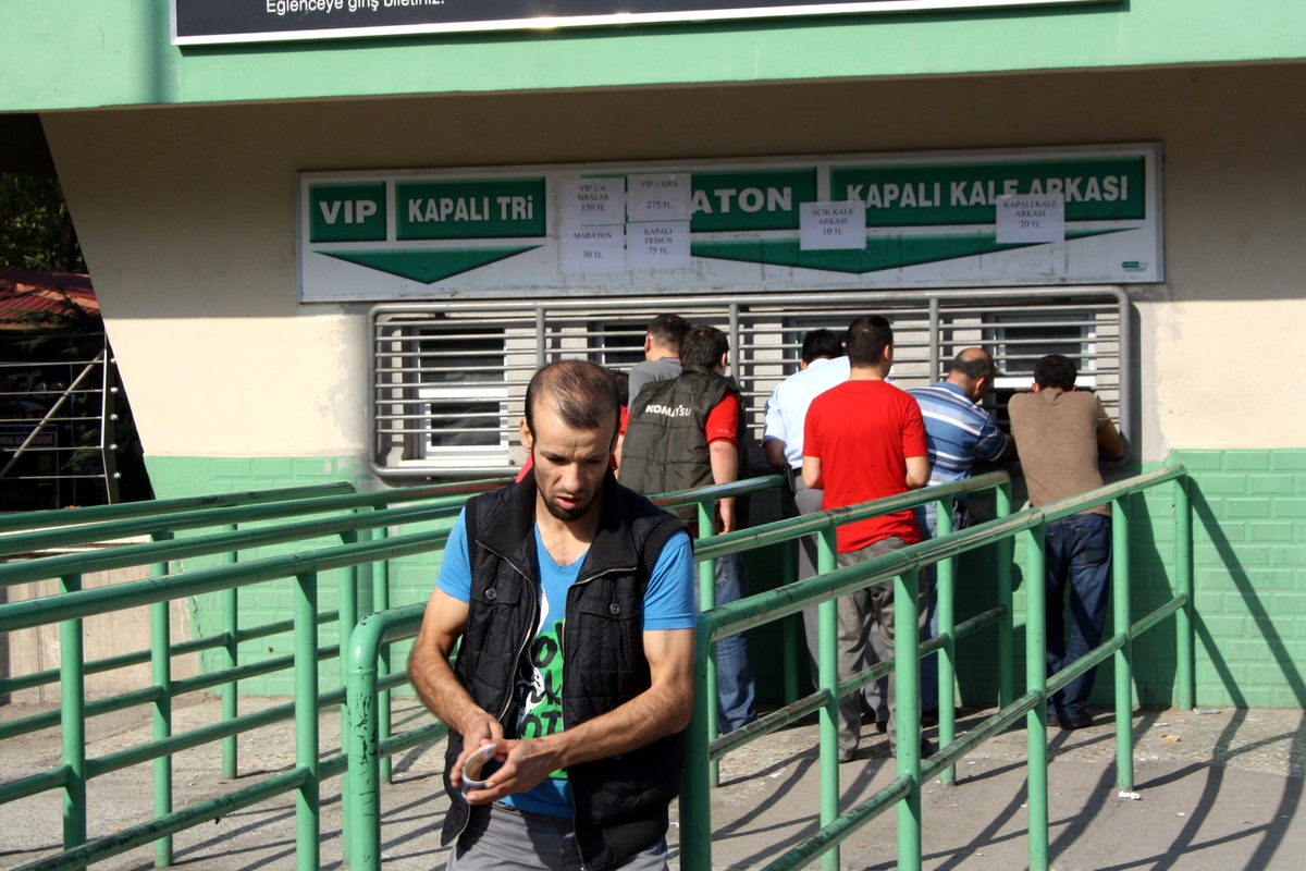 Bursaspor\'da Fenerbahçe Maçı Biletleri Satışa Çıktı