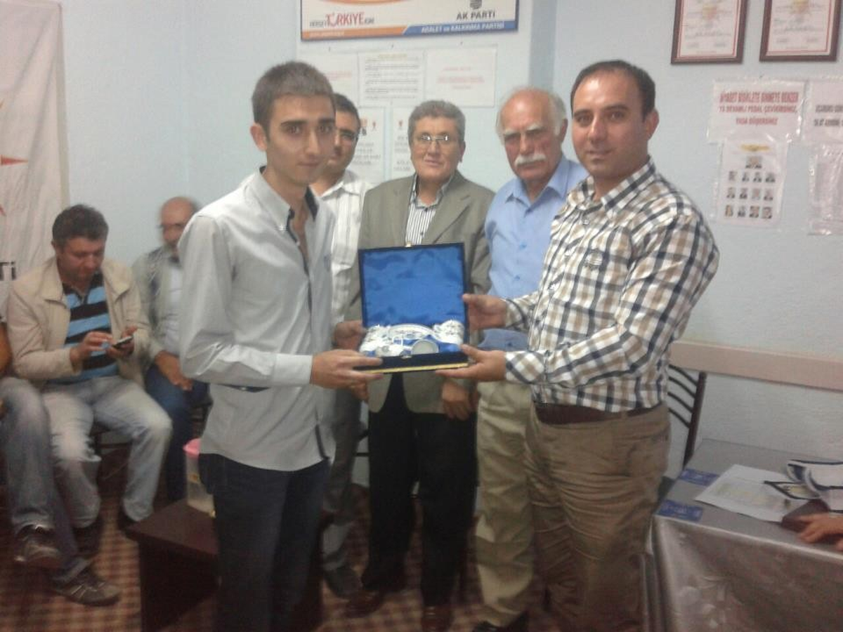 \'En Çok Yeni Üye Kazandıran\' Partililere Hediye