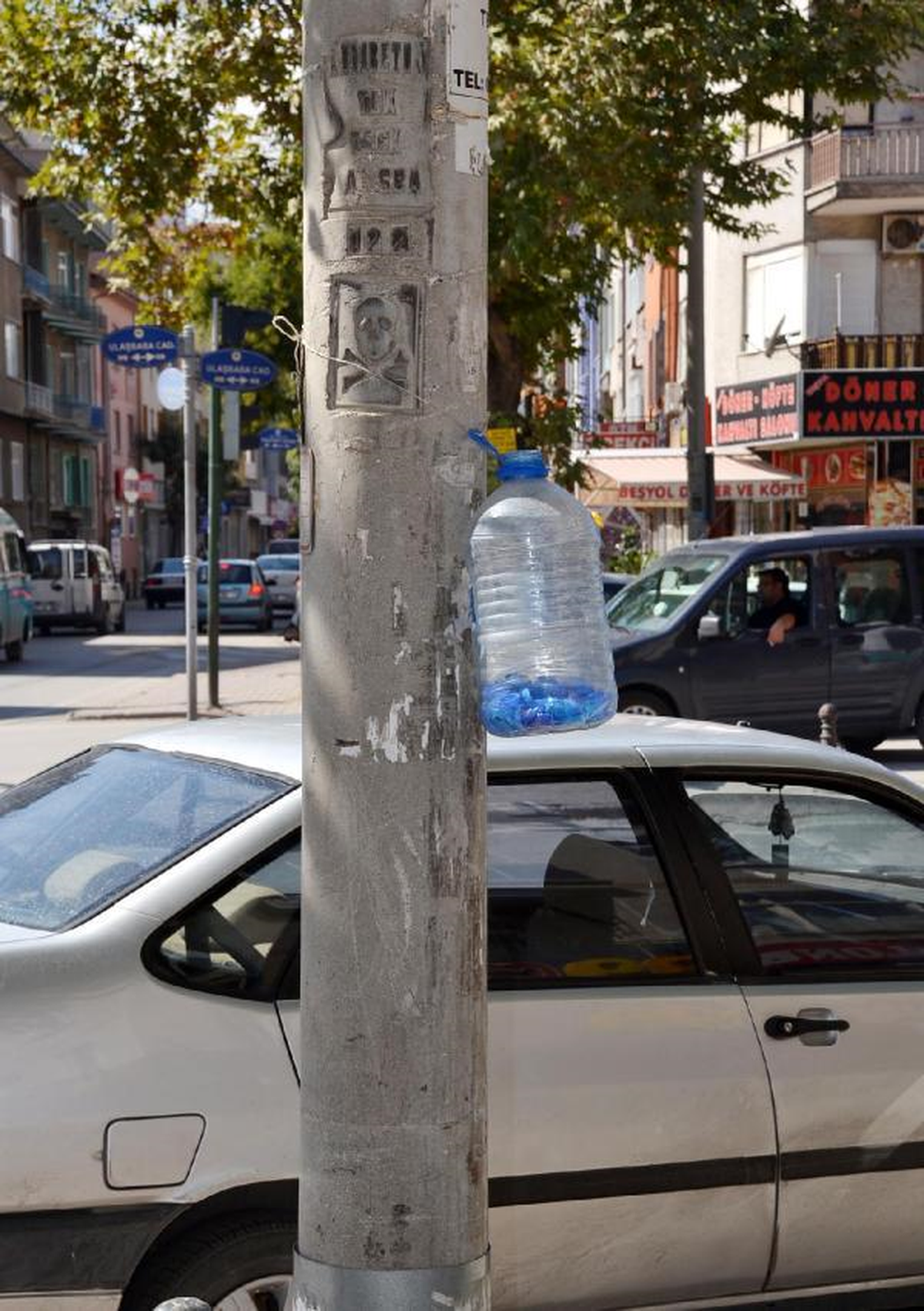 Engelsiz Yaşam İçin Mavi Kapak Topluyor
