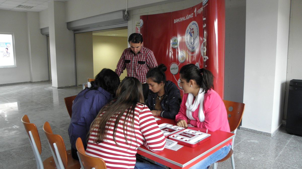 Erzincan Gençlik Merkezi EÜ\'de Stant Açtı