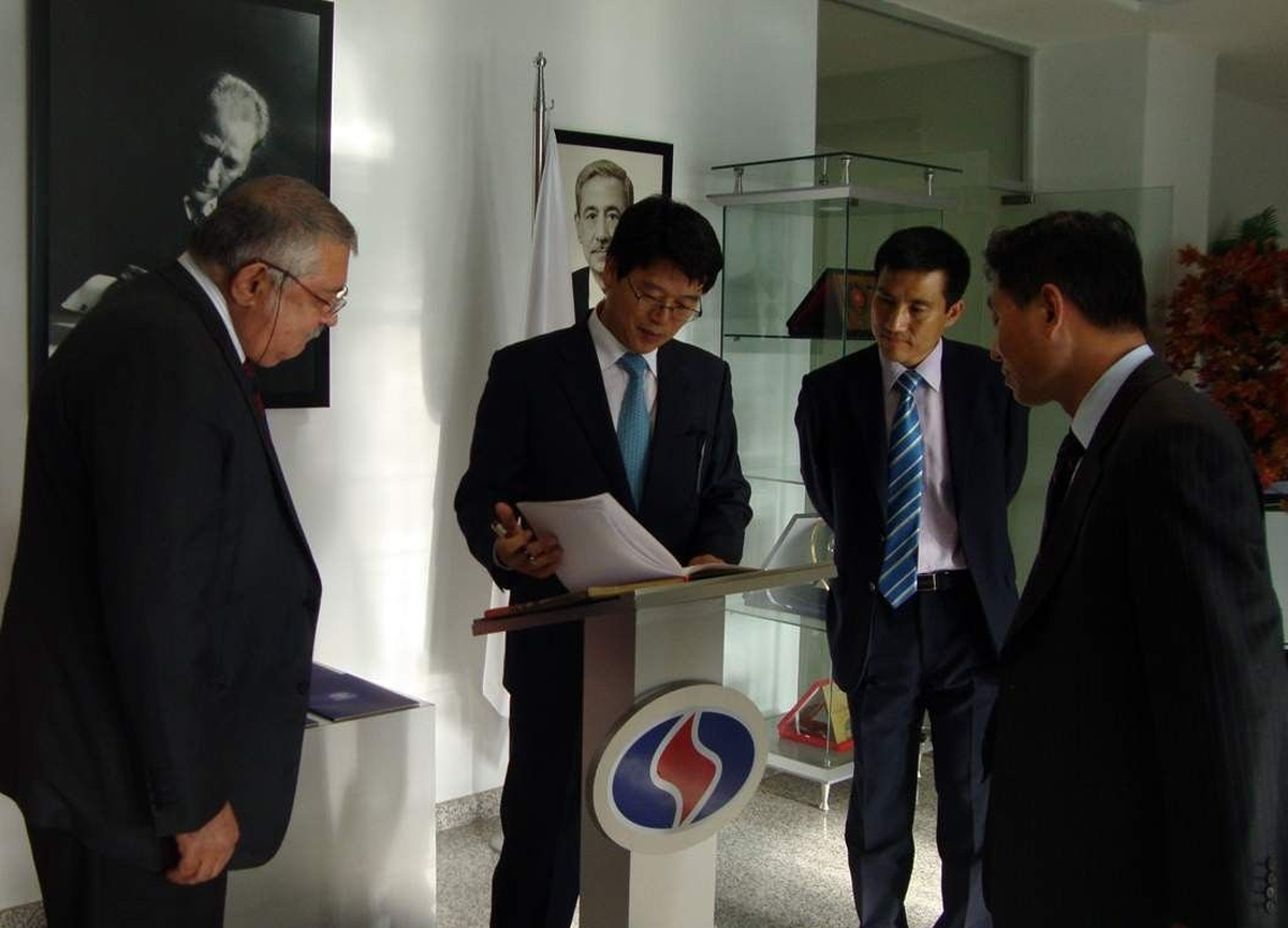 Güney Kore Büyükelçisi Lee, Sanko Holding\'i Ziyaret Etti