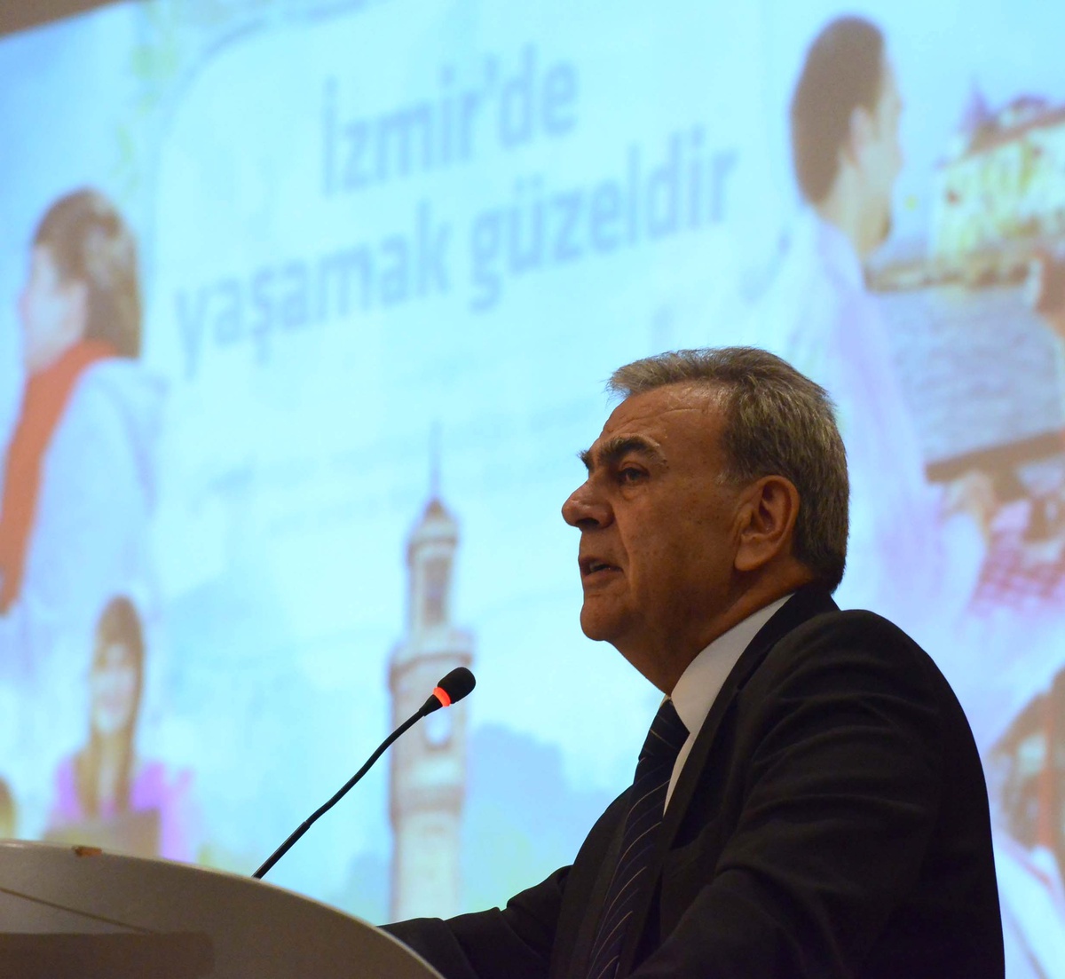 İzmir Büyükşehir Belediye Başkanı Aziz Kocaoğlu Bütünşehir Yasası\'nı Eleştirdi