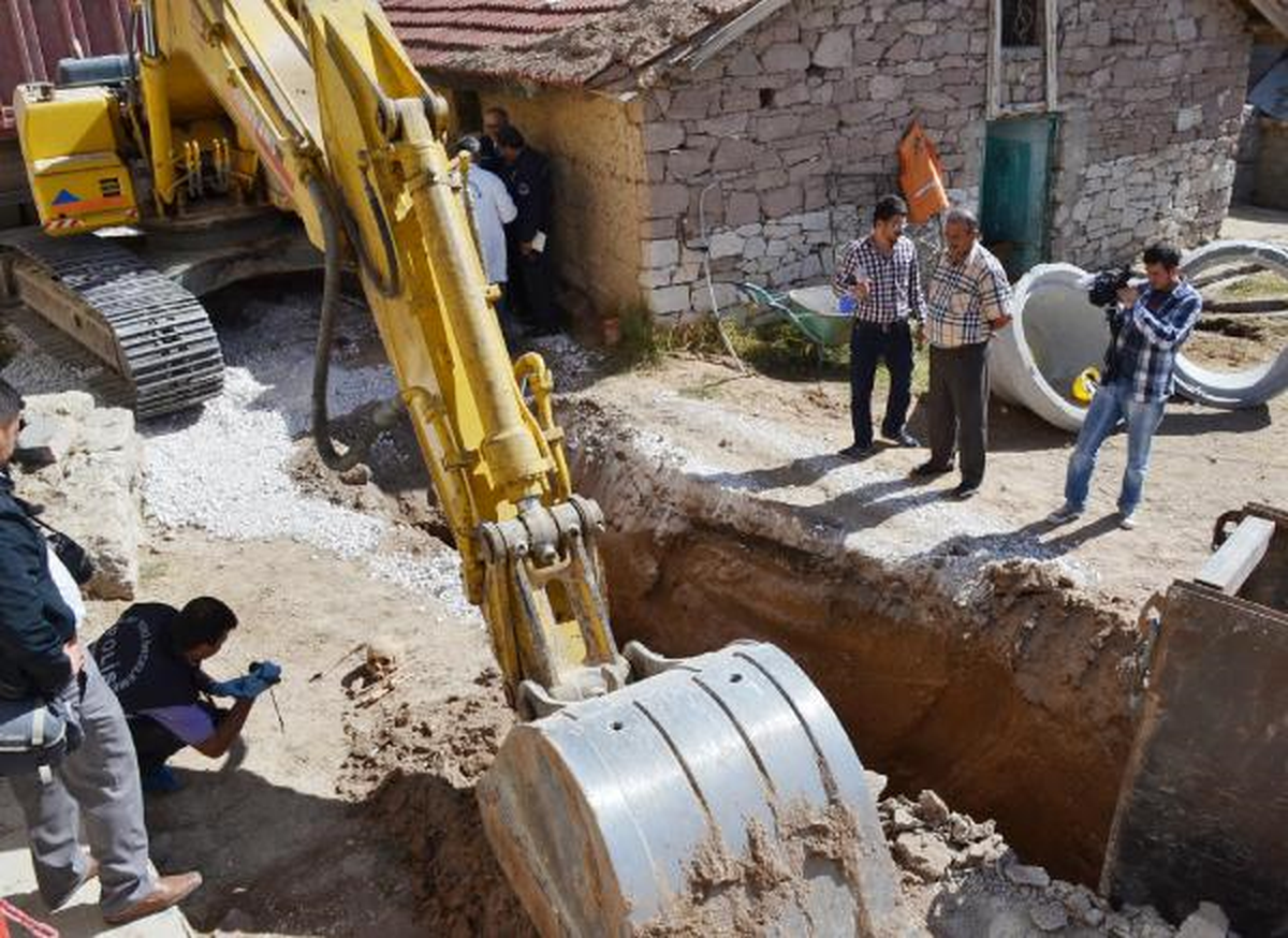 Kanalizasyon Çalışmasında İnsan Kemikleri ve Kafatası Bulundu