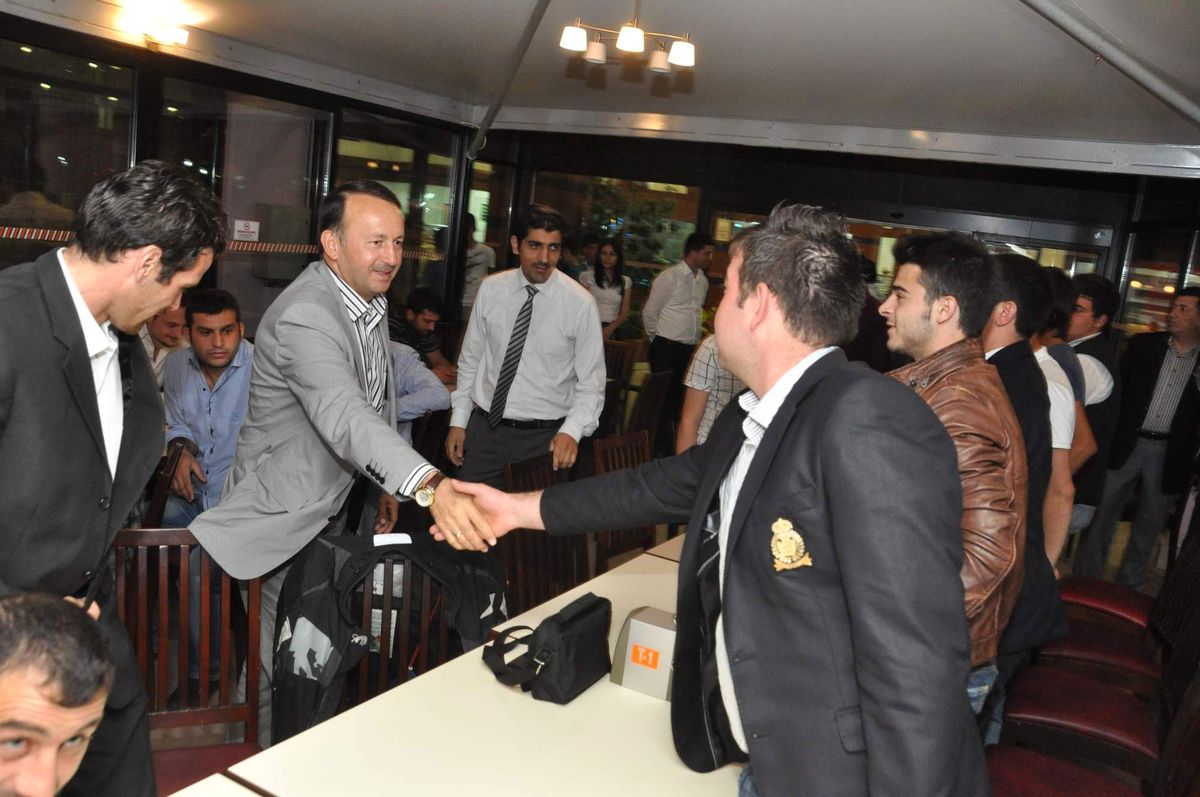 Karabalık Gençlerle Sohbet Etti