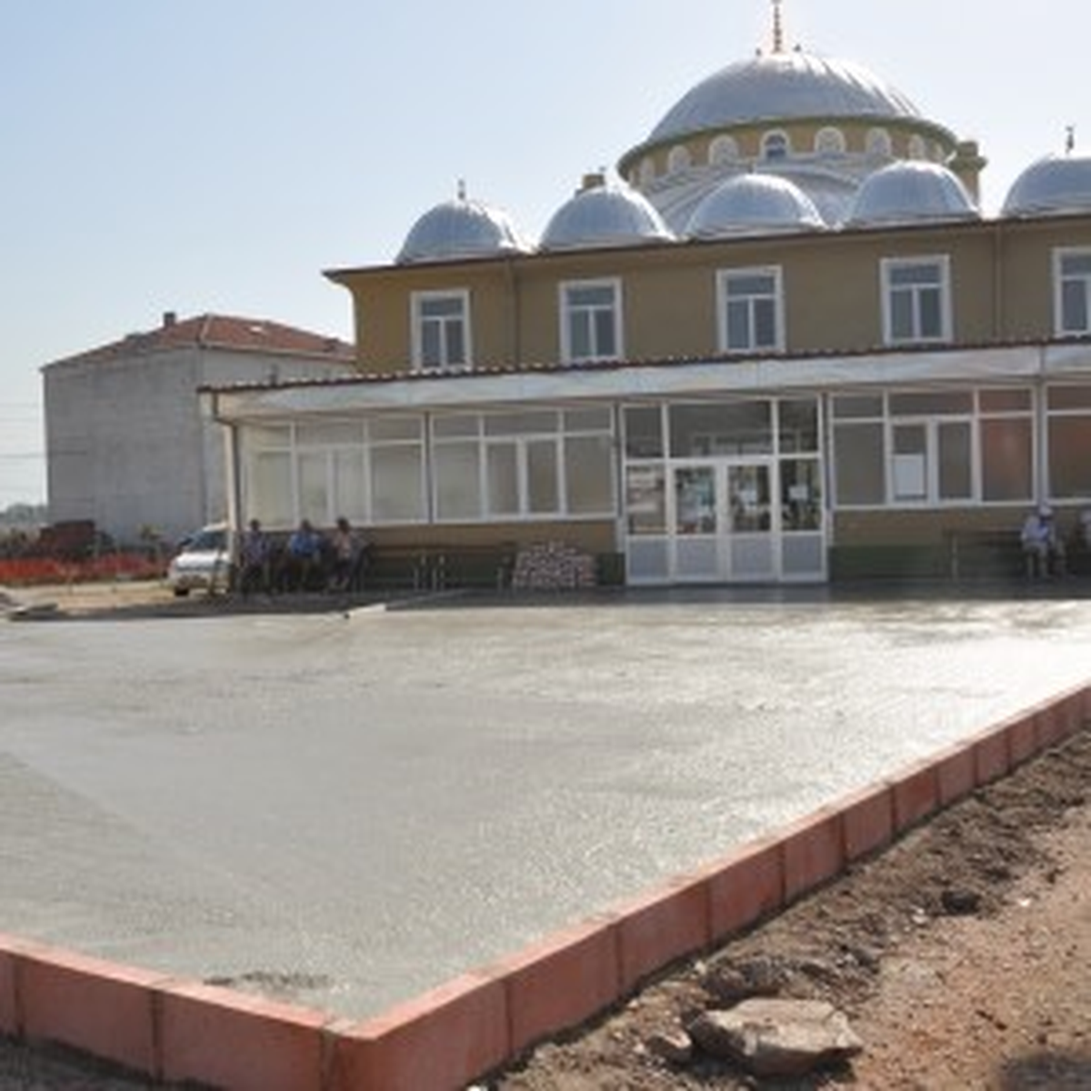 Kartepe\'nin Camileri Şık Görünüme Bürünüyor
