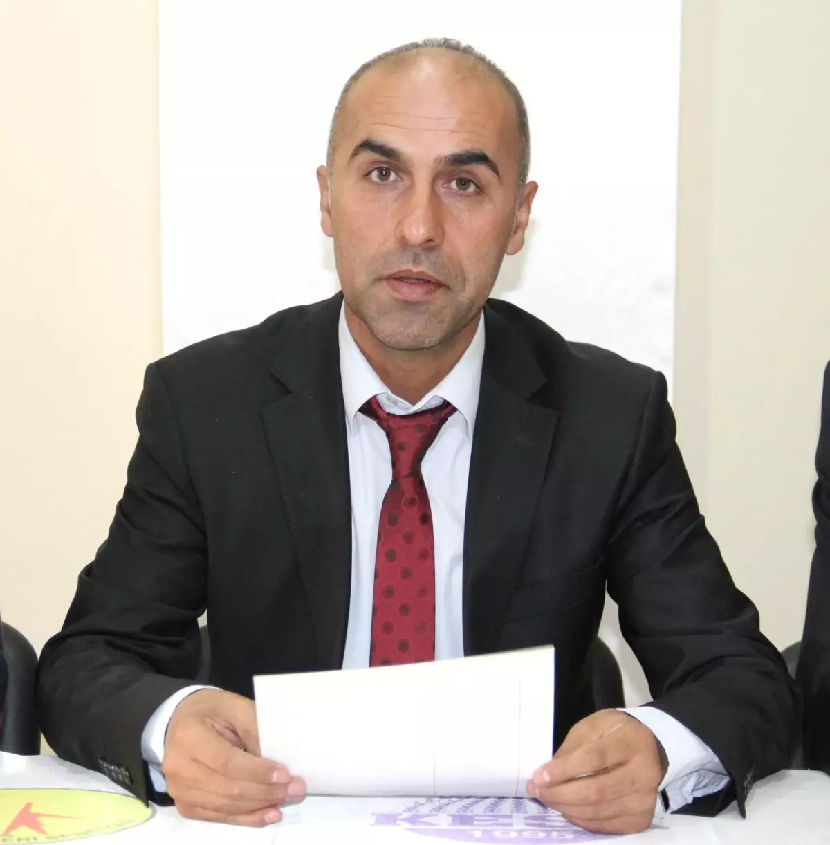 Kesk\'ten Açlık Grevlerine Son Verilmesi Çağrısı