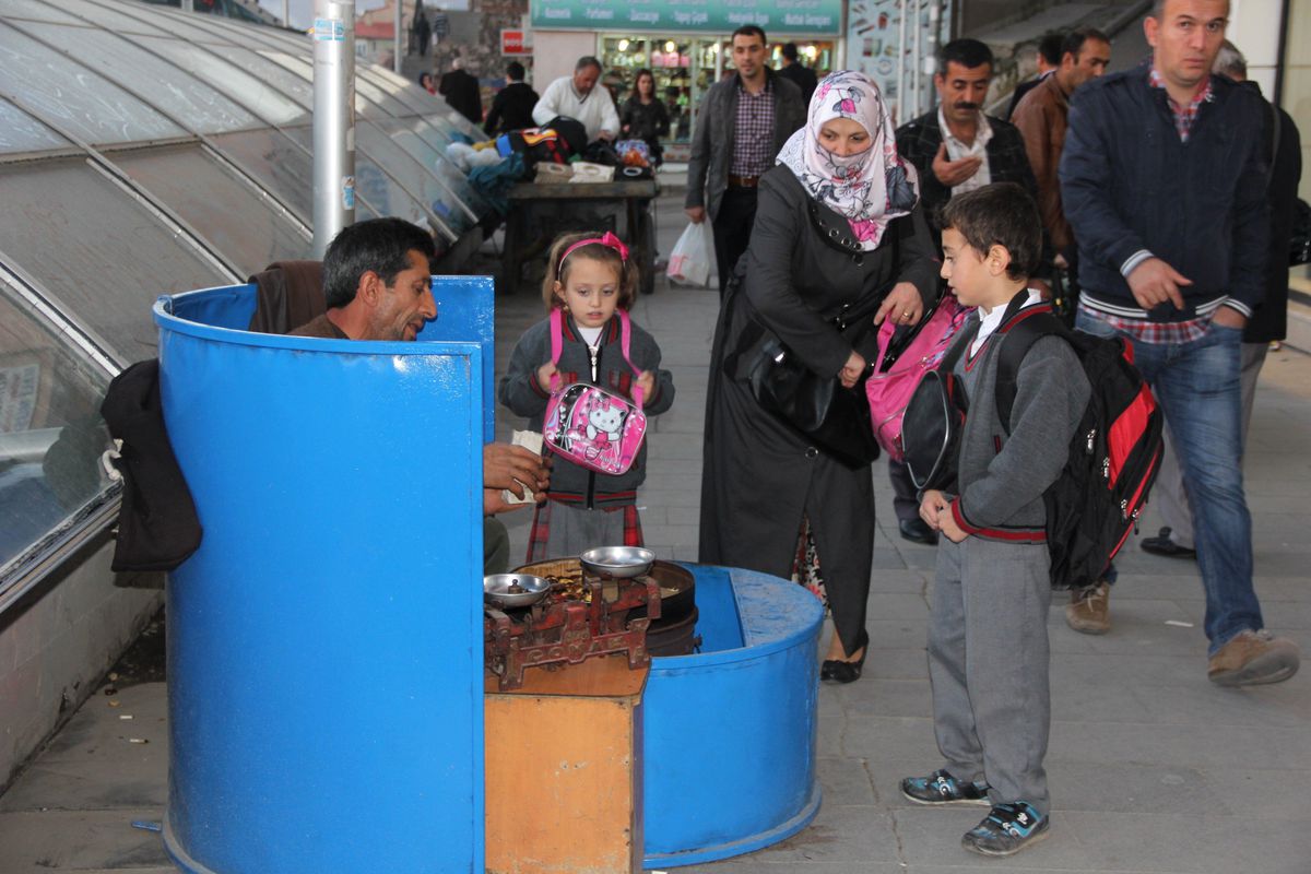 Kışın Habercisi \'Kestane\' Pazara İndi