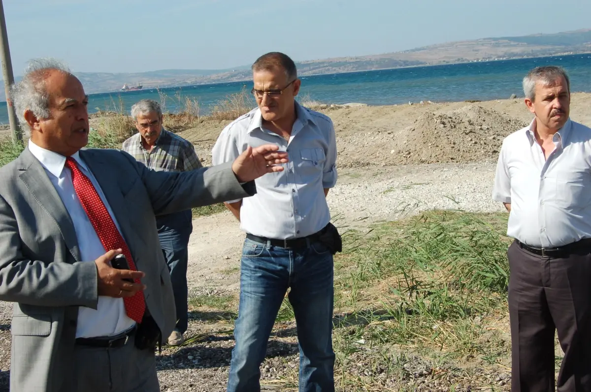 Lapseki'ye Boğaz Köprüsü Manzaralı Plaj