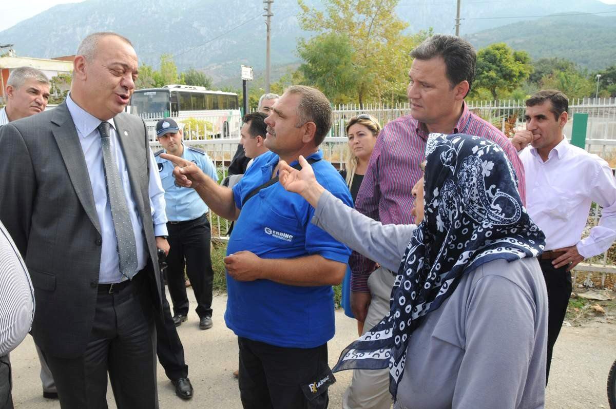 Manisa\'da Mahalle İçindeki Dereler Temizlenecek