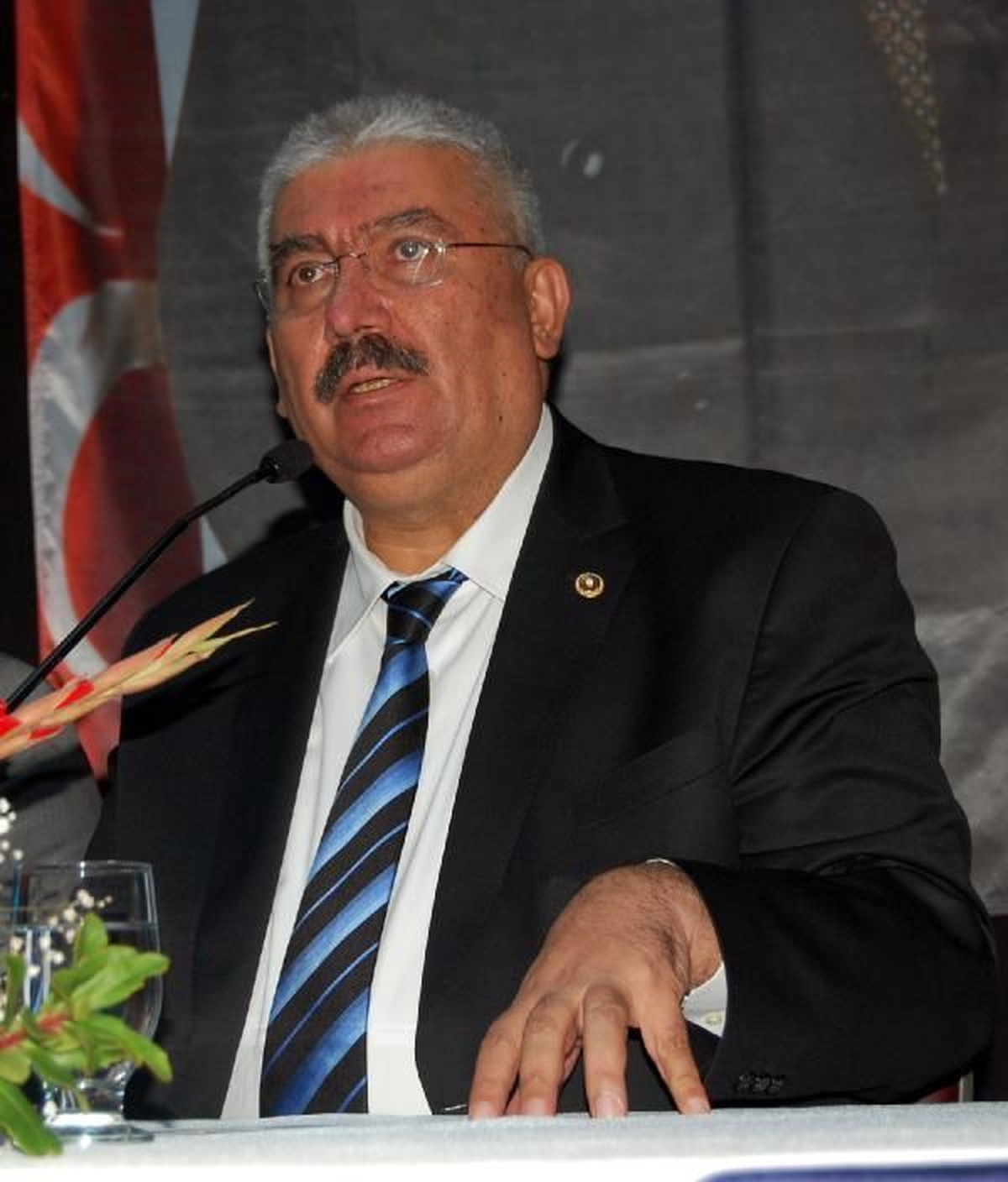 Mhp\'li Yalçın: PKK ile CHP Fikir ve Siyasette Dünür