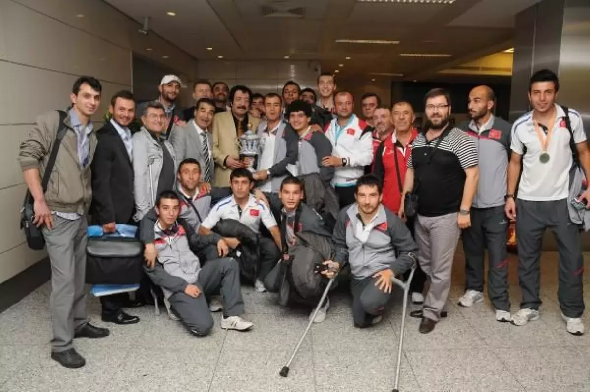 Milli Takıma Müslüm Gürses Sürprizi