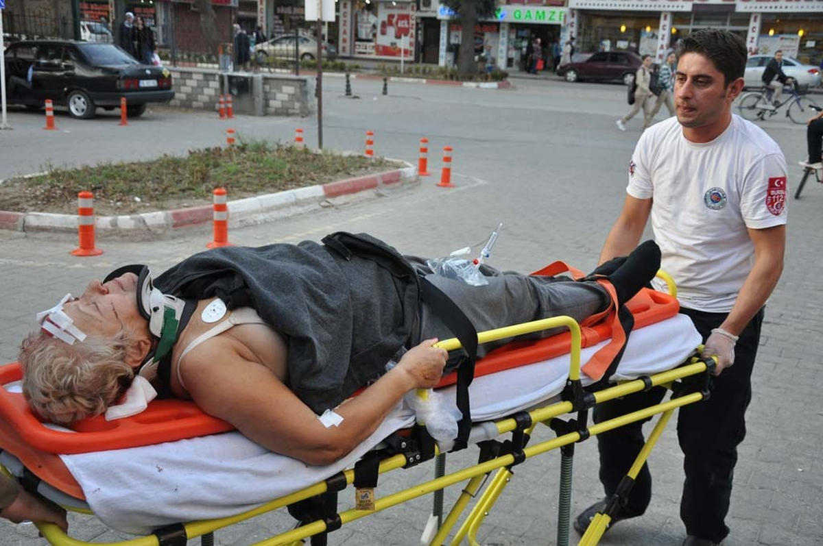 Oylat Şelalesini Görmek İsterken Canından Oluyordu